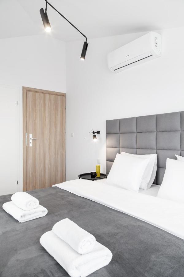 Househost Apartament: Ul. Miodowa 42/42B Krakow Dış mekan fotoğraf